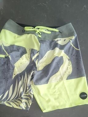 Dakine Grey and Lime Boardshorts with Tropical Print Size 28